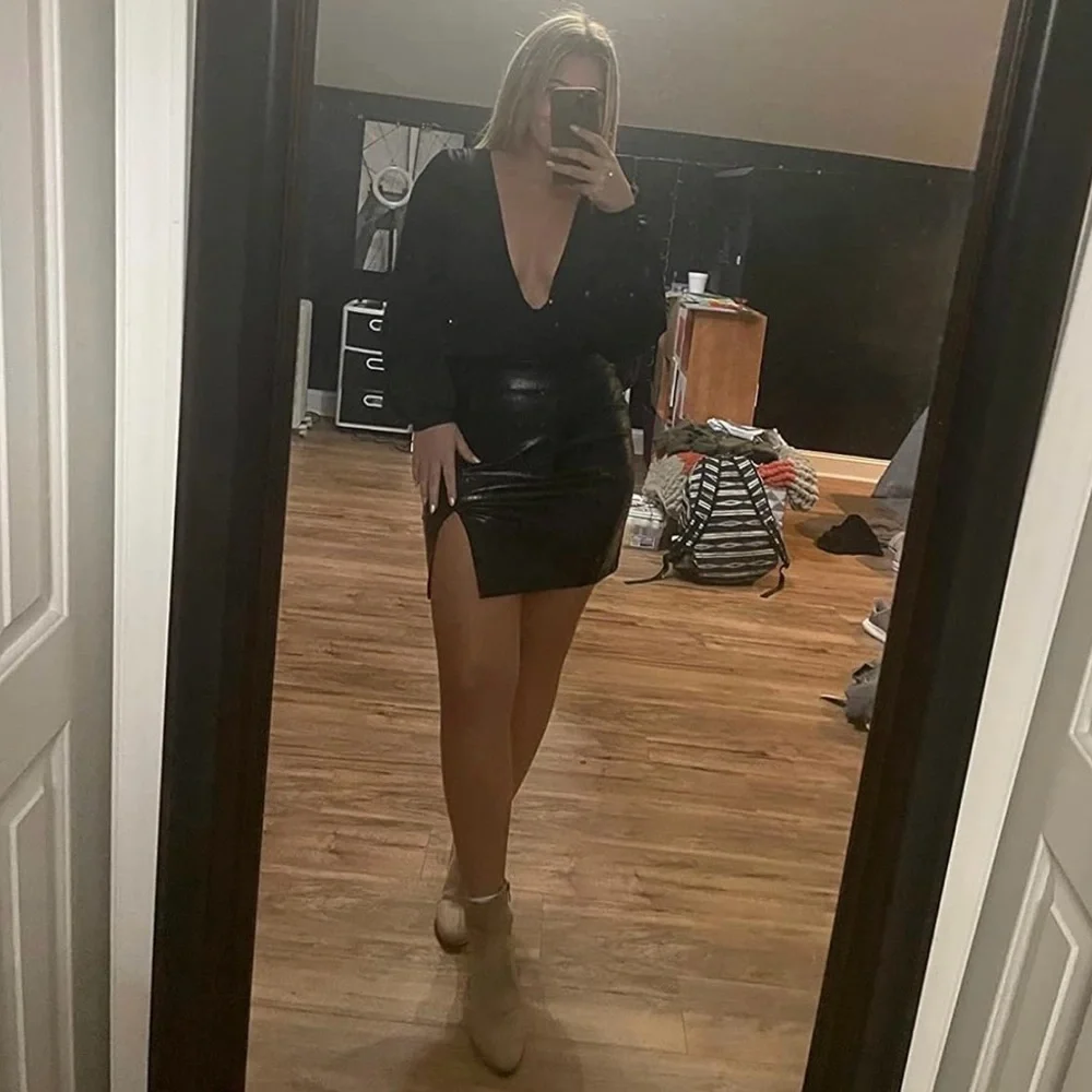 High Waist Bodycon Mini Short Faux Leather Skirt with Slit - Picture 11 of 12